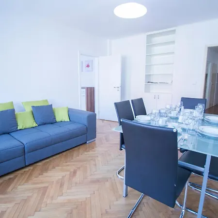 Appartement Old Town Square 27 *