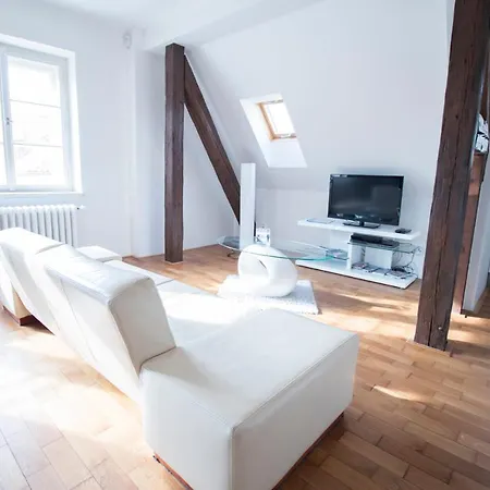 아파트먼트 올드 타운 스퀘어 27 *