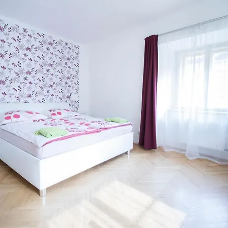 オールド タウン スクエア 27 * プラハ