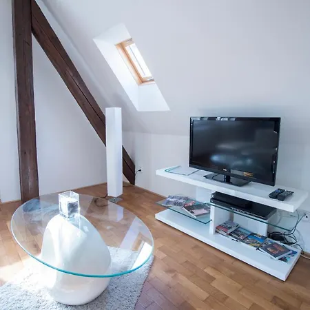 オールド タウン スクエア 27 * プラハ